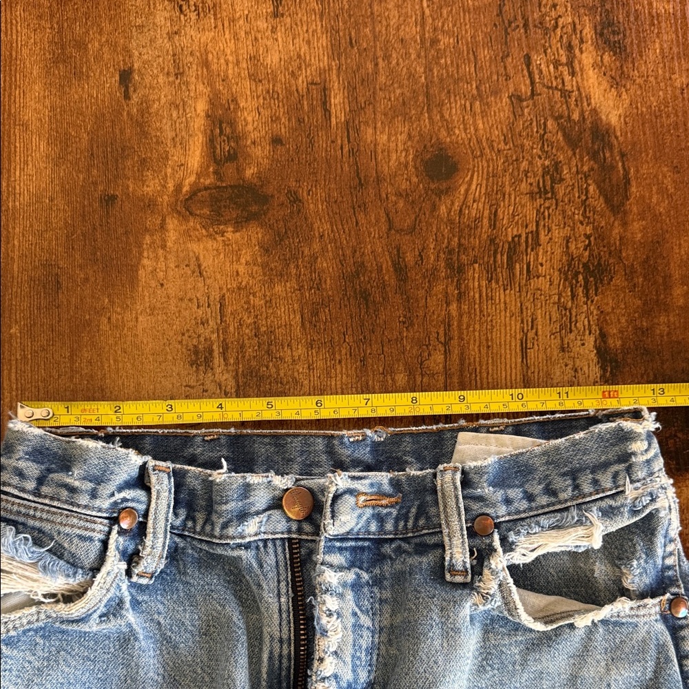Vintage Wrangler Women’s Light Blue Distressed Jeans - Picture 6 of 7
